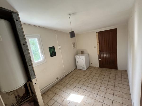 Poitiers (86000) MAISON PLAIN PIED 100 M2 A RENOVER AVEC JARDIN 1700 M2 ET GARAGE 50 M2