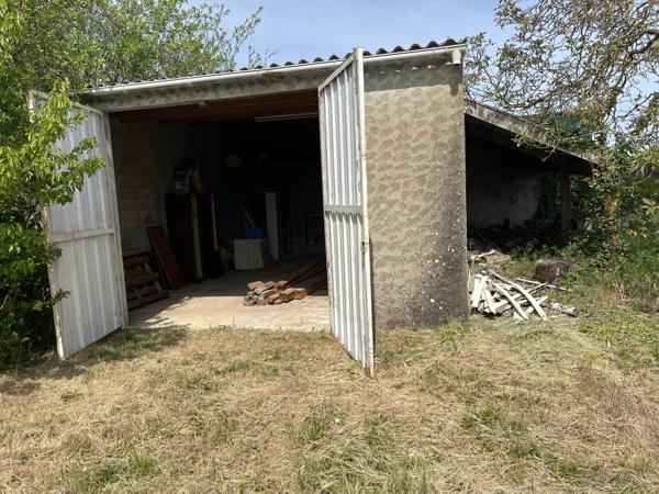 Poitiers (86000) MAISON PLAIN PIED 100 M2 A RENOVER AVEC JARDIN 1700 M2 ET GARAGE 50 M2