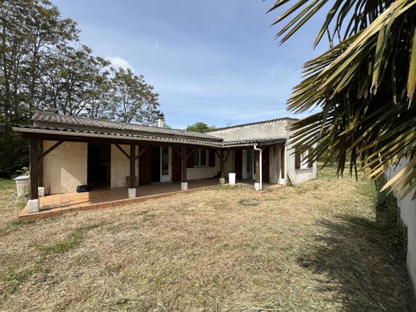 Poitiers (86000) MAISON PLAIN PIED 100 M2 A RENOVER AVEC JARDIN 1700 M2 ET GARAGE 50 M2