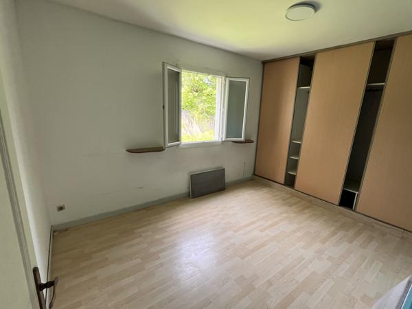 Poitiers (86000) MAISON PLAIN PIED 100 M2 A RENOVER AVEC JARDIN 1700 M2 ET GARAGE 50 M2