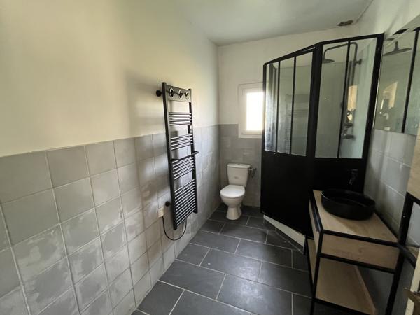 Poitiers (86000) MAISON PLAIN PIED 100 M2 A RENOVER AVEC JARDIN 1700 M2 ET GARAGE 50 M2