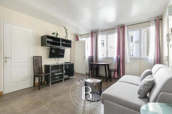 Paris 8ème, Appartement  33 m² à vendre