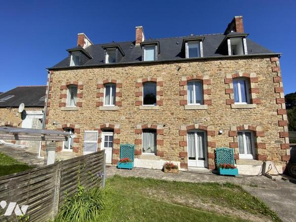 Ensemble immobilier près de la mer