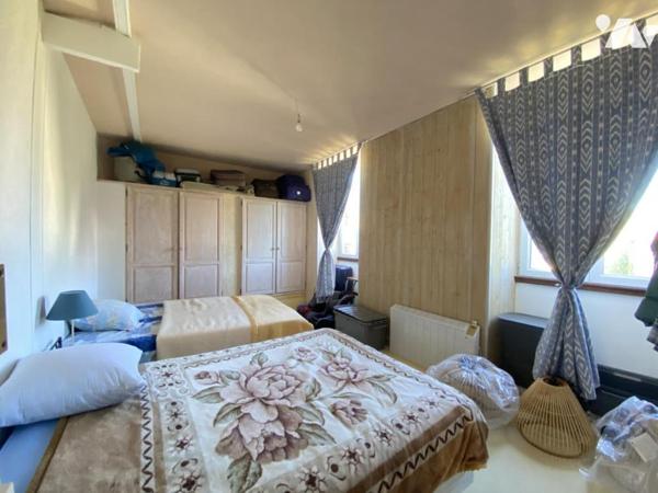 Ensemble immobilier près de la mer