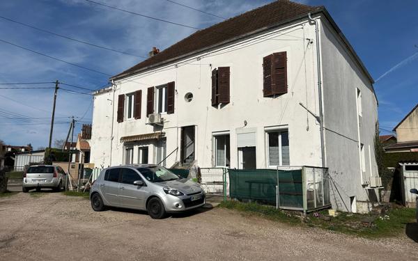 Immeuble à vendre    12 pièces •  Le Breuil