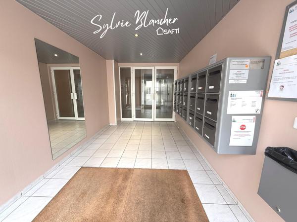 APPARTEMENT 68 M2 - GARAGE  ET  CAVE