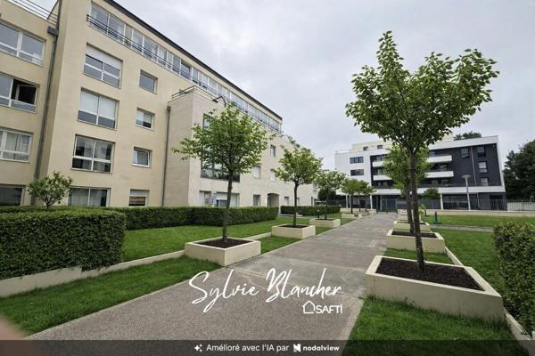 APPARTEMENT 68 M2 - GARAGE  ET  CAVE