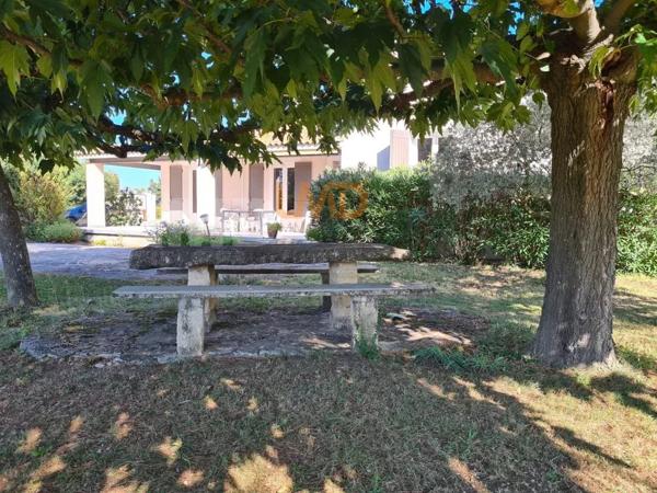 Maison 3 chambres - dépendance - piscine - pool house - 2 garages