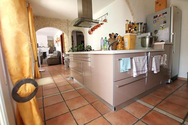 Villa F4 de 115m2 avec piscine et garage Dble