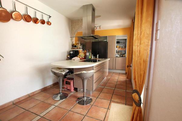 Villa F4 de 115m2 avec piscine et garage Dble