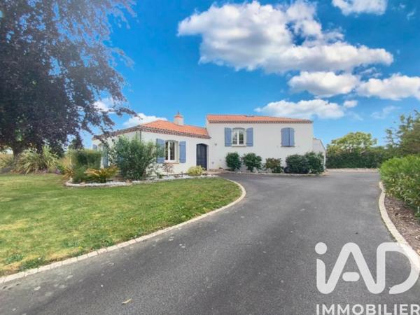 Maison à vendre 5 pièces 195 m² Essarts-en-Bocage