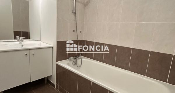 Location Appartement 3 pièces 53.85 m² - Savigny-le-temple 77176
