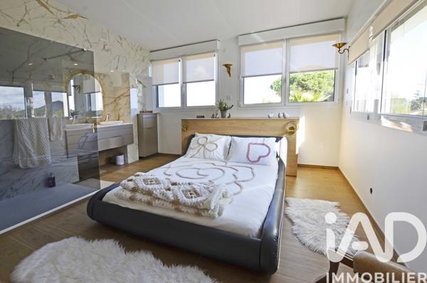 Maison à vendre 7 pièces 326 m² Mandelieu-la-Napoule