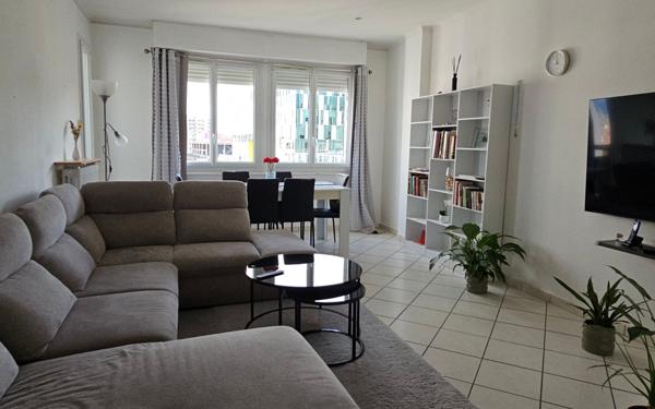 Appartement à vendre    3 pièces • 72,84 m2 Saint-Étienne