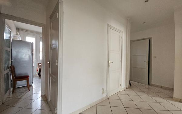Appartement à vendre    3 pièces • 72,84 m2 Saint-Étienne
