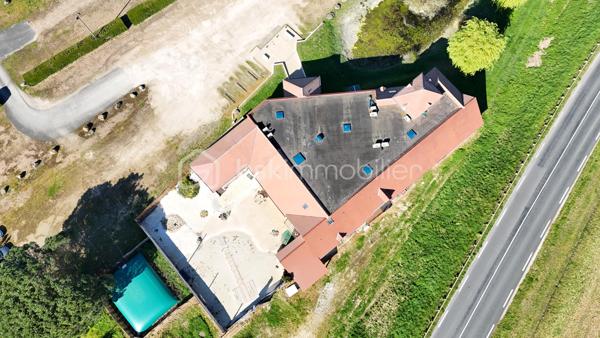 Maison longere de 1 400 m²