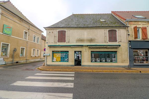 Immeuble La Guerche Sur L Aubois, investissement, 2h30 de Paris, location
