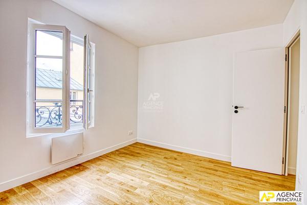Versailles Notre-Dame Appartement 5 pièces 120 m² 1er et denier étage €995 000 ** - Référence 25777