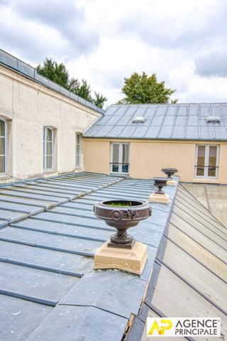 Versailles Notre-Dame Appartement 5 pièces 120 m² 1er et denier étage €995 000 ** - Référence 25777