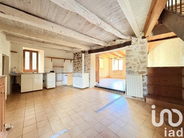Maison de village 5 pièces de 135 m² à Colombier-le-Jeune (07270)