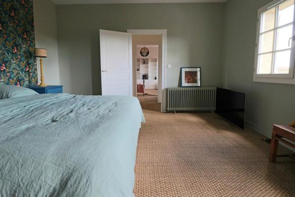 Maison de Maitre ± 275 m2 , terrain 569 m2, piscine chauffée, perle rare !