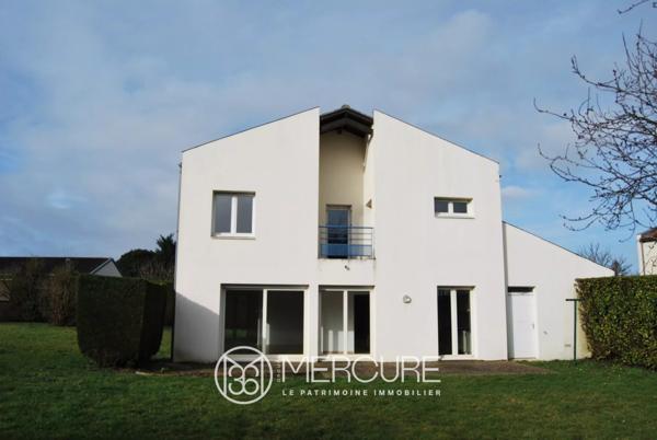 Pavillon à Lussac-les-Châteaux