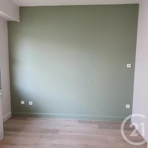 Appartement F1 à vendre  1 pièce - 33 m 2   CHALLANS  - 85