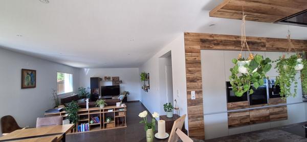 Maison  récente d'exception à vendre à  Viriat  - 6 pièces, 165 m²,  5 ch sur 691 m2 de terrain .