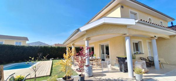 Maison  récente d'exception à vendre à  Viriat  - 6 pièces, 165 m²,  5 ch sur 691 m2 de terrain .