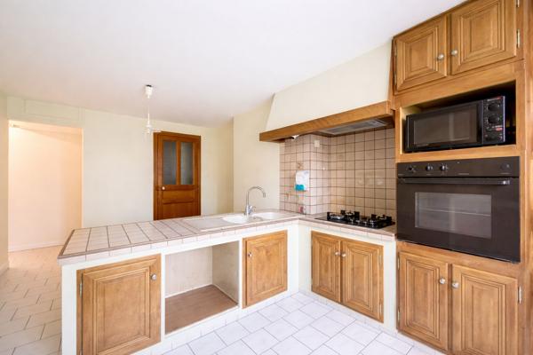 IMMEUBLE DE RAPPORT AVEC LOCAL COMMERCIAL + APPARTEMENT  CENTRE DE VILLE DE CHAUMONT