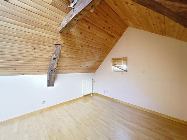 IMMEUBLE DE RAPPORT AVEC LOCAL COMMERCIAL + APPARTEMENT  CENTRE DE VILLE DE CHAUMONT