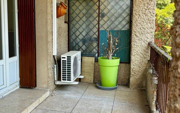 Appartement à vendre    3 pièces • 45 m2 Saint-Cyr-sur-Mer