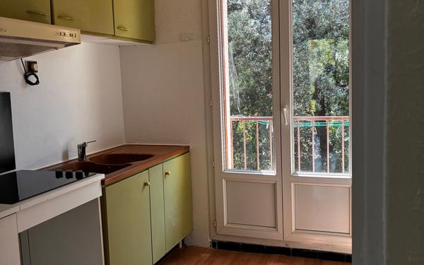 Appartement à vendre    3 pièces • 45 m2 Saint-Cyr-sur-Mer