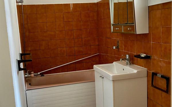 Appartement à vendre    3 pièces • 45 m2 Saint-Cyr-sur-Mer