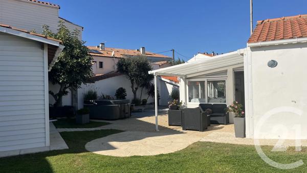 Maison à vendre  4 pièces - 137 m 2   ST HILAIRE DE RIEZ  - 85