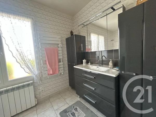 Maison à vendre  4 pièces - 137 m 2   ST HILAIRE DE RIEZ  - 85