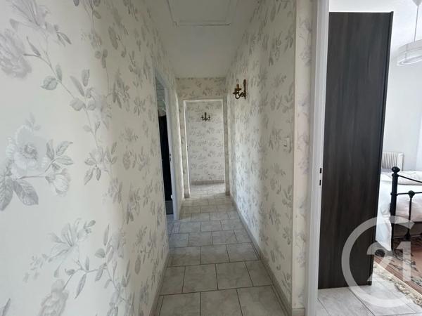 Maison à vendre  4 pièces - 137 m 2   ST HILAIRE DE RIEZ  - 85