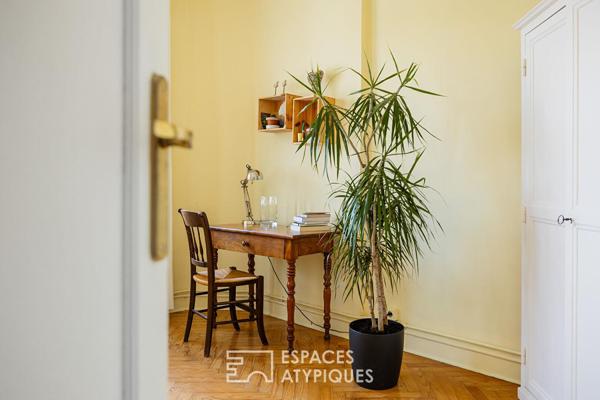 Appartement lumineux de caractère avec une perspective sur la mer