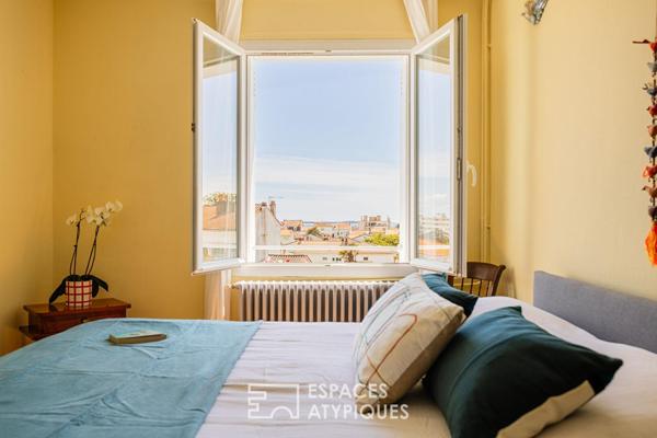 Appartement lumineux de caractère avec une perspective sur la mer