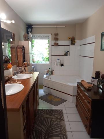 Vente Maison Atypique R+1 de 253 M²