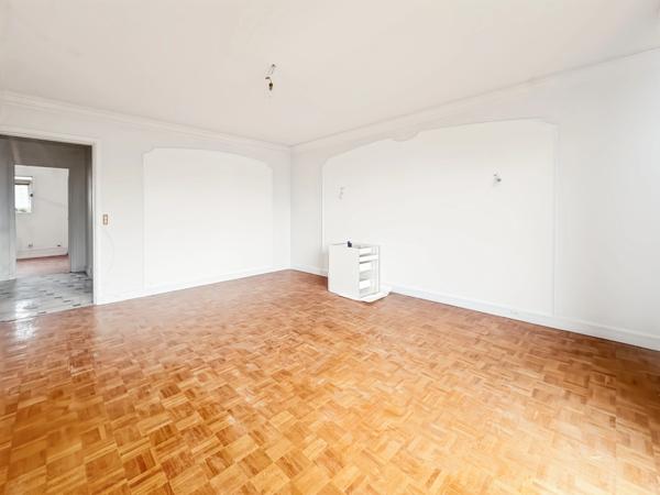 Exclusivité - A vendre - Appartement très lumineux - Vue dégagée - Balcon - 4 pièces - 3 chambres - Cuisine indépendante - Salle de bains - Cave et Parking - Proximité des Commerces, Écoles et RER