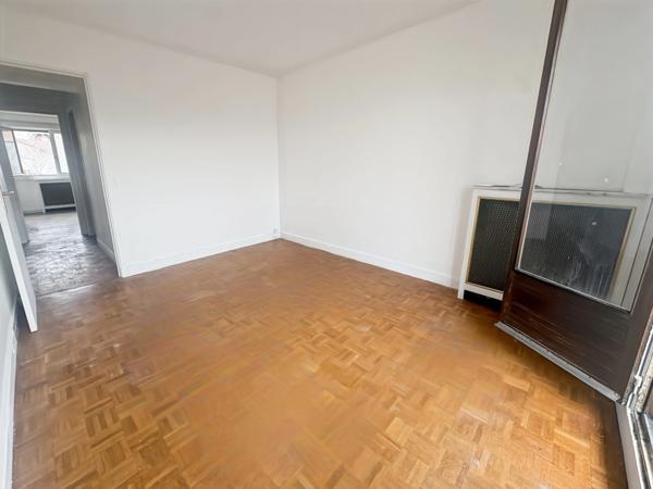 Exclusivité - A vendre - Appartement très lumineux - Vue dégagée - Balcon - 4 pièces - 3 chambres - Cuisine indépendante - Salle de bains - Cave et Parking - Proximité des Commerces, Écoles et RER