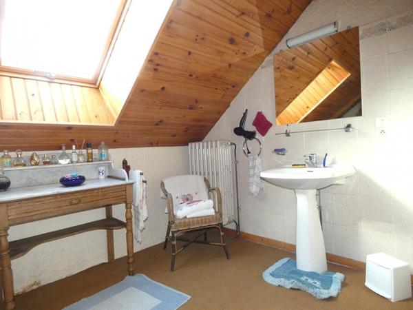 2 Maisons / dépendances / garage / terrain 1900m²