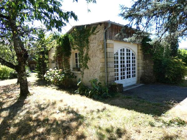 2 Maisons / dépendances / garage / terrain 1900m²