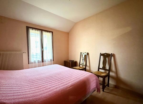 Maison à vendre SAUMUR - 4 chambres entre-les ponts proche commerces, la gare et bords de Loire