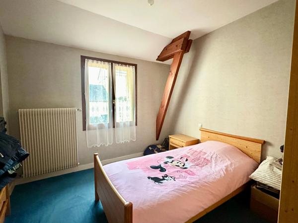 Maison à vendre SAUMUR - 4 chambres entre-les ponts proche commerces, la gare et bords de Loire