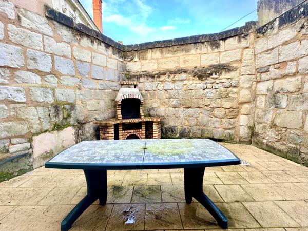 Maison à vendre SAUMUR - 4 chambres entre-les ponts proche commerces, la gare et bords de Loire