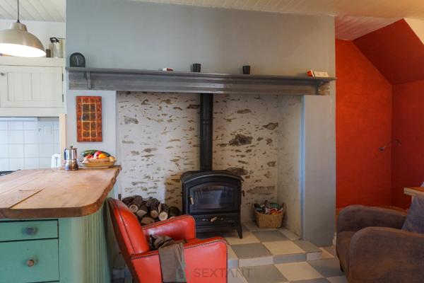 Ancien corps de ferme niché au coeur d'une nature verdoyante et préservée.