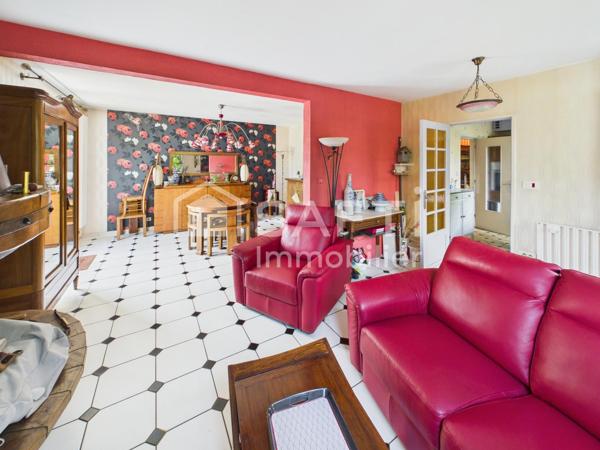 PESSAC – Maison familiale de 95 m² avec garage, terrasse et stationnements