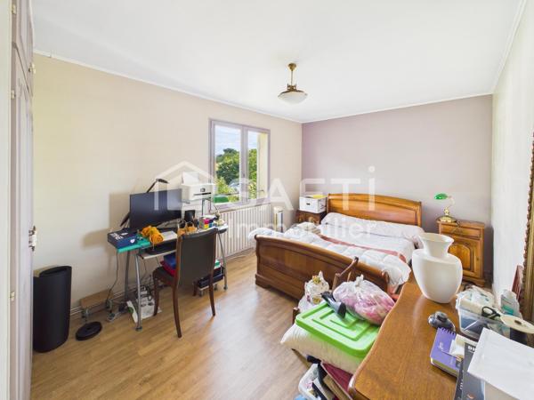 PESSAC – Maison familiale de 95 m² avec garage, terrasse et stationnements